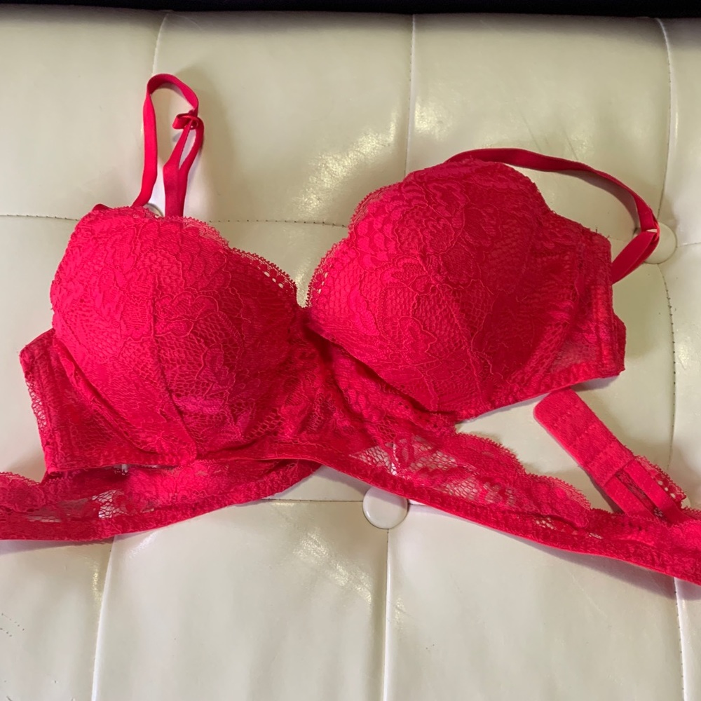 🍒Sexy Red La Senza Lace Bra